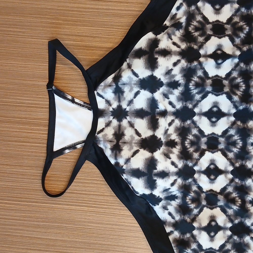 SOUTH POINT High Neck Print Tankini Top SZ 16 - Picture 2 of 5